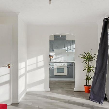 Apartament Cozy Luton Town Centre Retreat Zewnętrze zdjęcie