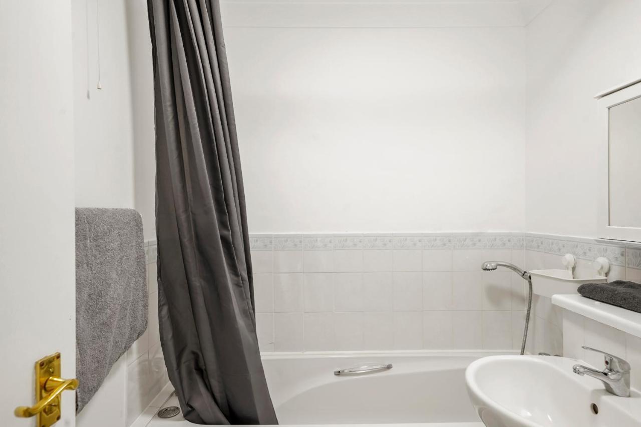 Apartament Cozy Luton Town Centre Retreat Zewnętrze zdjęcie