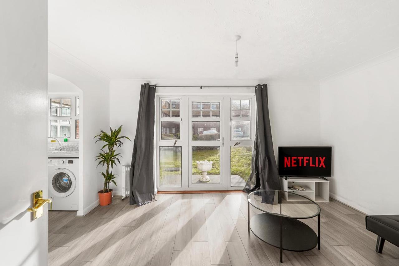 Apartament Cozy Luton Town Centre Retreat Zewnętrze zdjęcie