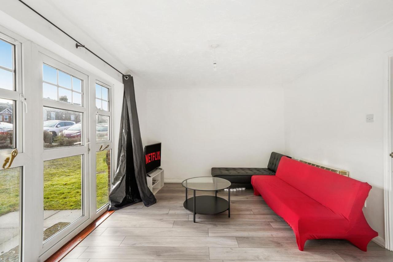 Apartament Cozy Luton Town Centre Retreat Zewnętrze zdjęcie