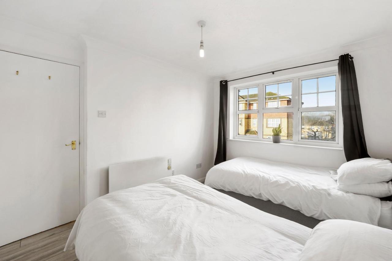 Apartament Cozy Luton Town Centre Retreat Zewnętrze zdjęcie