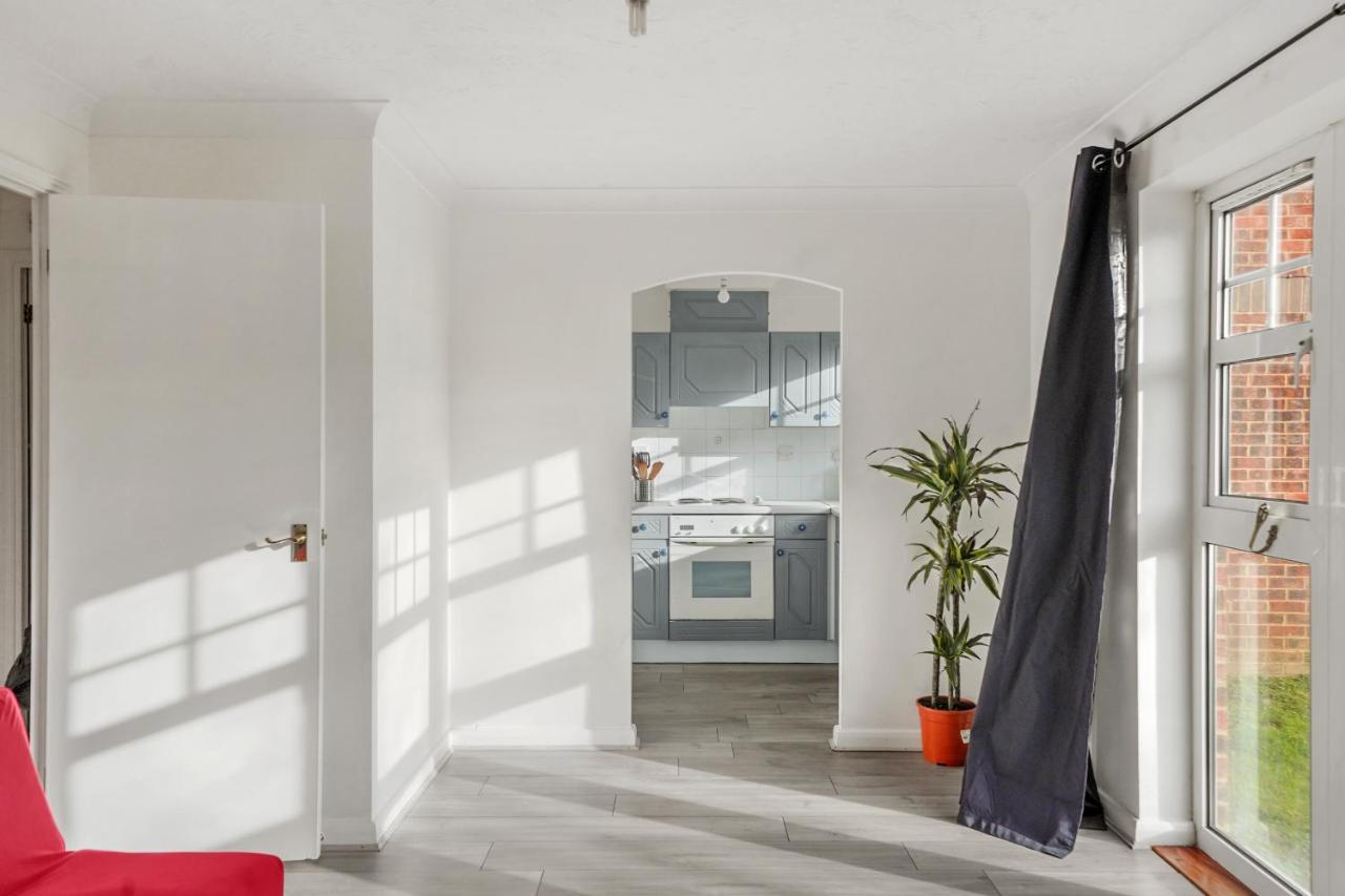 Apartament Cozy Luton Town Centre Retreat Zewnętrze zdjęcie
