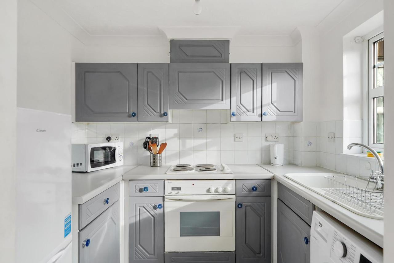 Apartament Cozy Luton Town Centre Retreat Zewnętrze zdjęcie